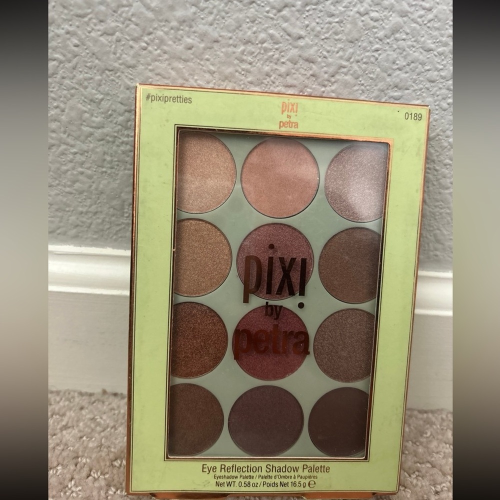 Pixie eyeshadow palette